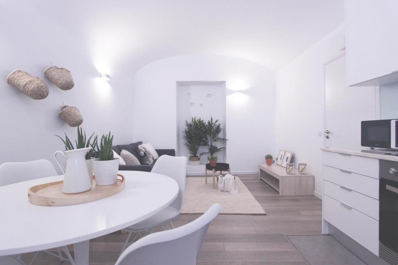 One-Bedroom Apartment,908903584:JPEG