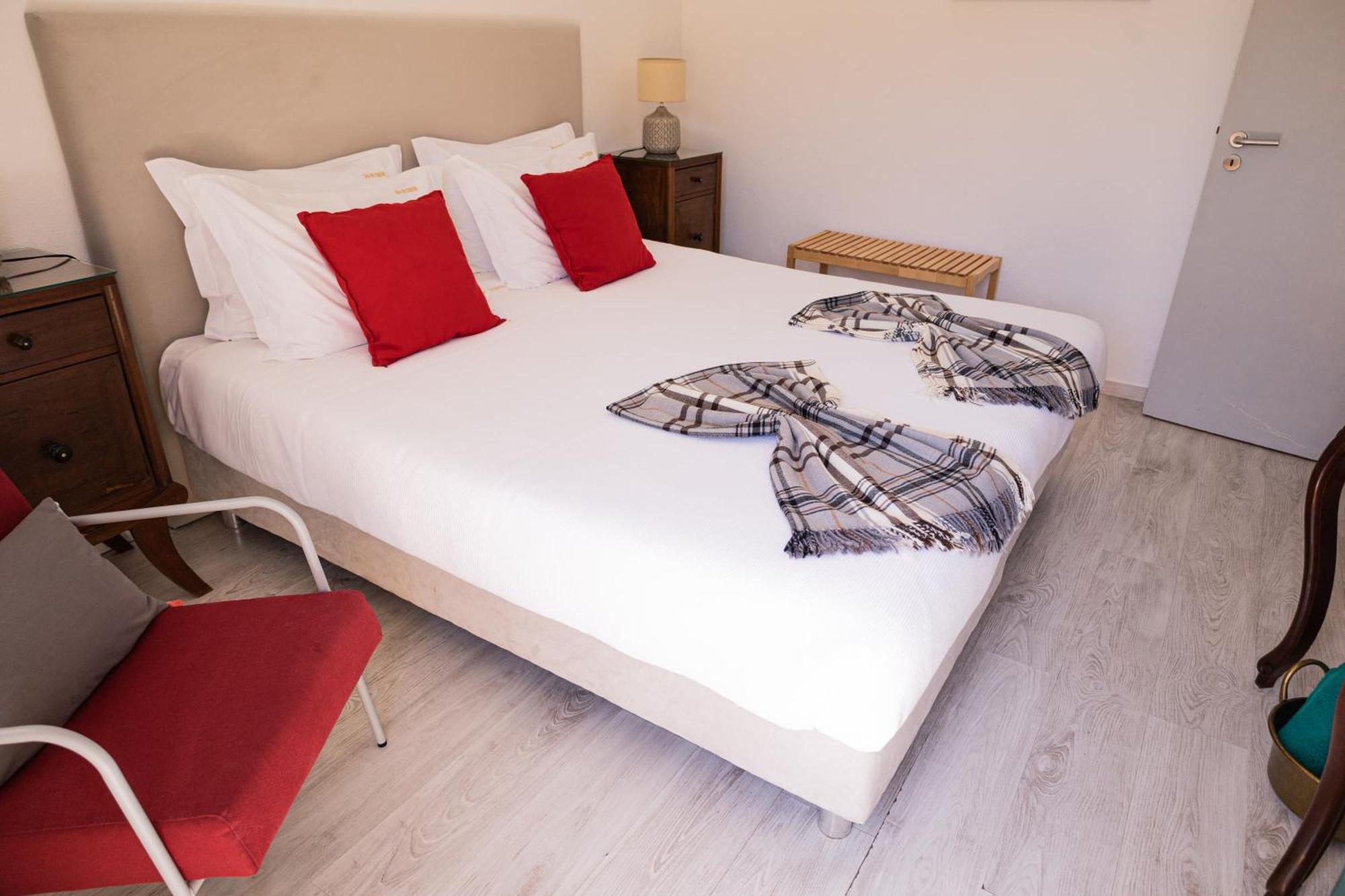 Double Room,1549066822:JPEG